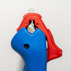 Weicon Flat and Round инструмент для зачистки плоского кабеля до 18 мм, круглого кабеля диам. 6-13 мм и жил 0,5-6 мм2