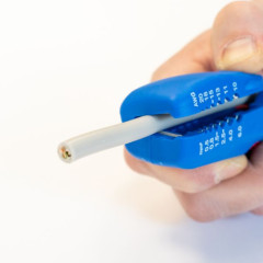 Weicon Flat and Round инструмент для зачистки плоского кабеля до 18 мм, круглого кабеля диам. 6-13 мм и жил 0,5-6 мм2